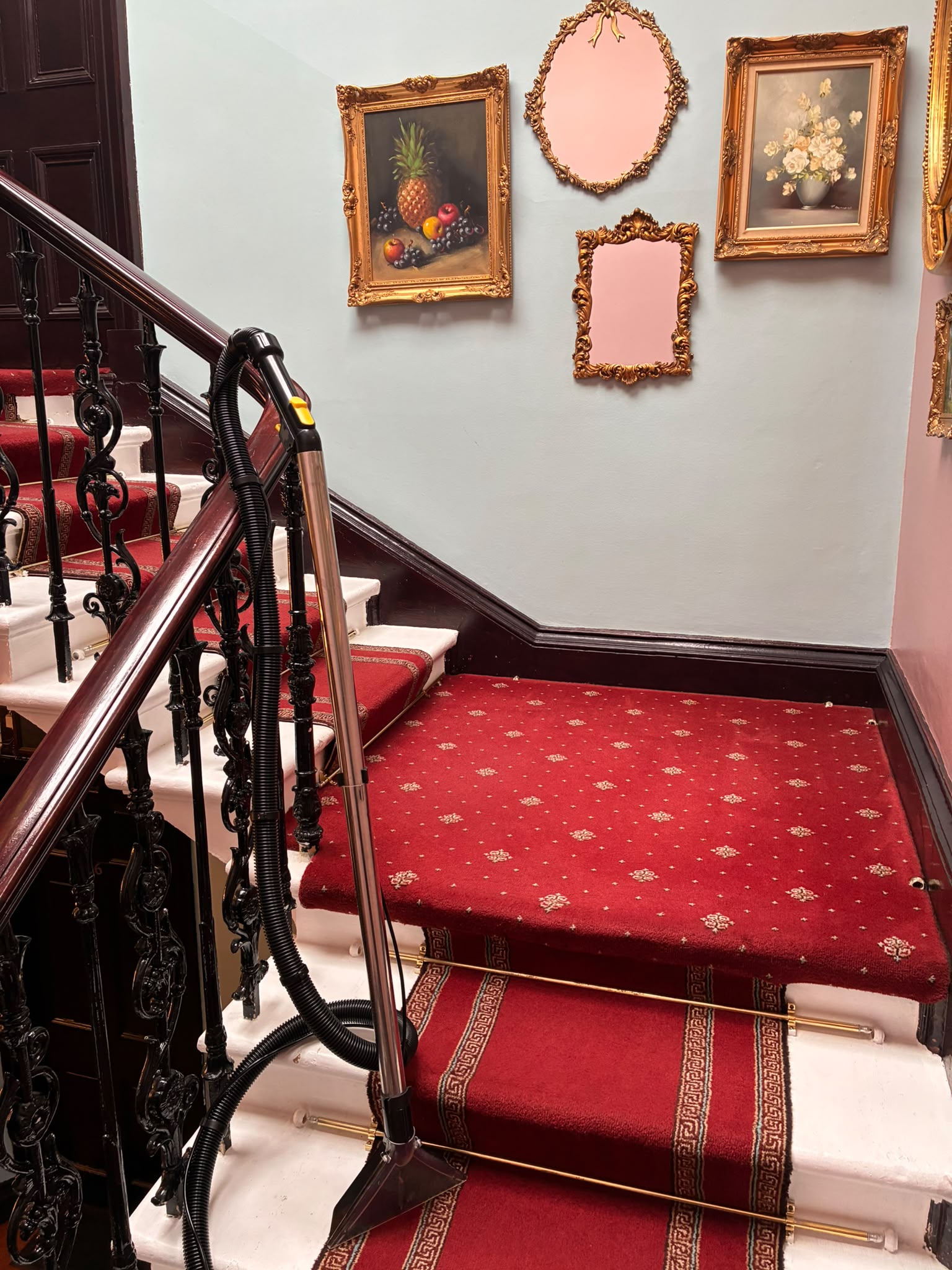 Red stair runner and MERIT extraction equipment during a site visit